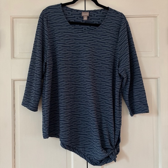 Chico’s Size 3 Spring Waves Textured Asymmetrical Hem Blue Tunic‎ Chicos Size XL - Picture 2 of 11